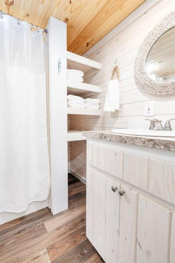 4 Heron Haus, Luxury Tiny House, Pet Friendly, Mins To Downtown Гантерсвилл Экстерьер фото