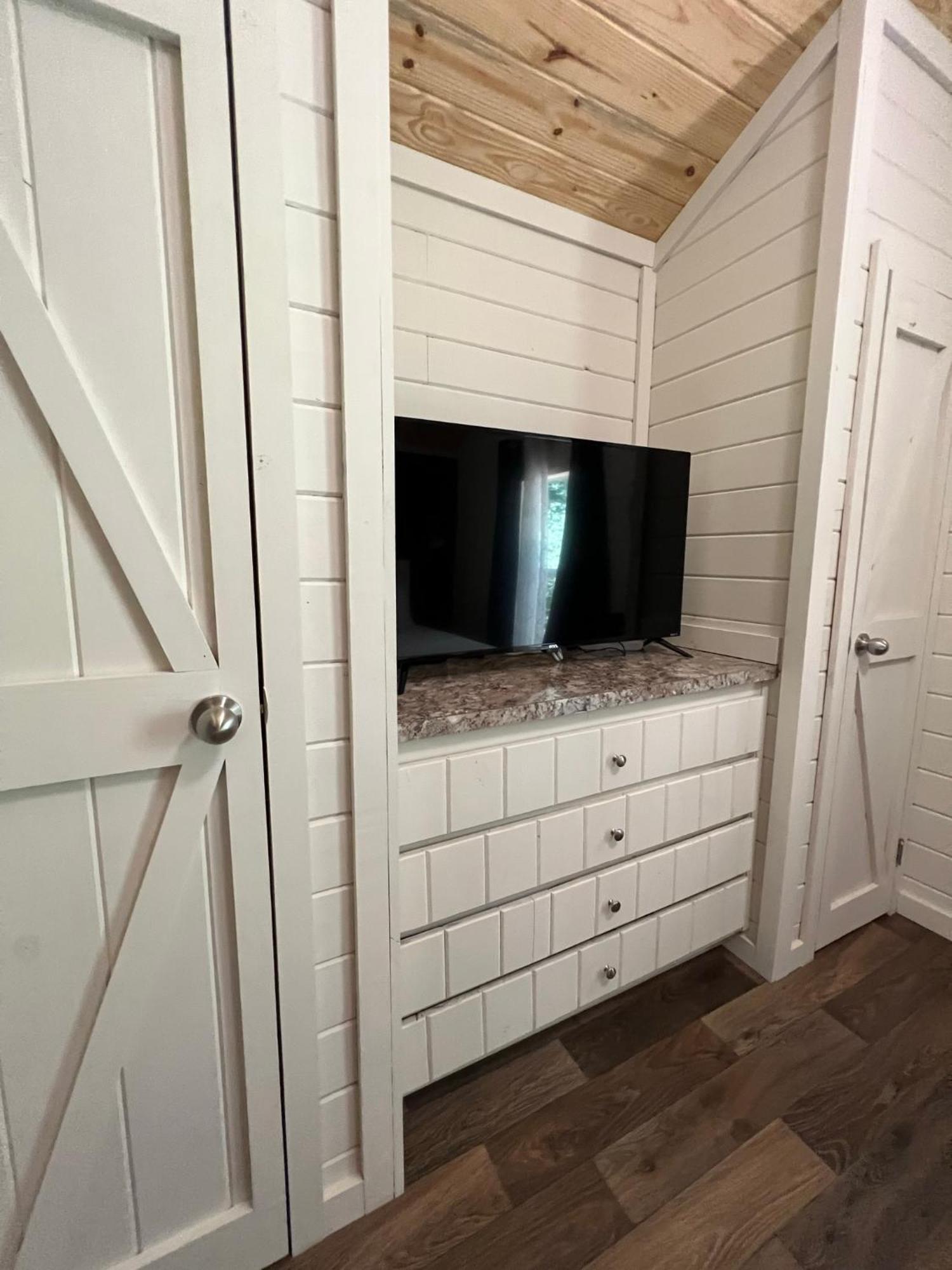 4 Heron Haus, Luxury Tiny House, Pet Friendly, Mins To Downtown Гантерсвилл Экстерьер фото